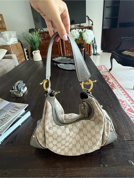 Gucci Handbags - AUTHENTIC VINTAGE Gucci GG Grey Shoulder Bag with Gold Hardware (RARE Color)